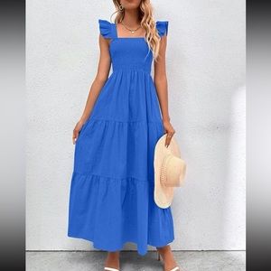 FLOWY MAXI DRESS